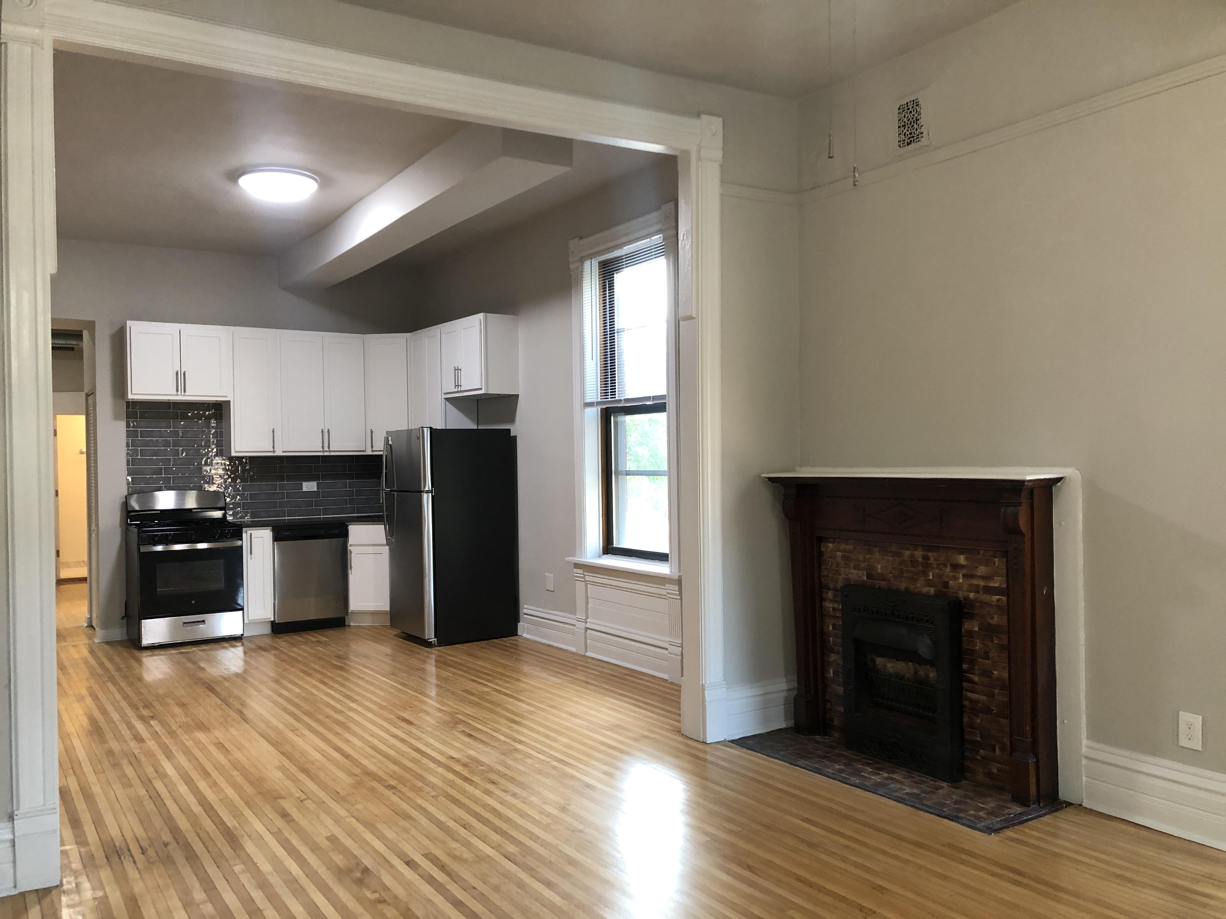 858 N. Wood St./1811 W. Iowa St. 858 N. Wood St., Chicago, IL 60622